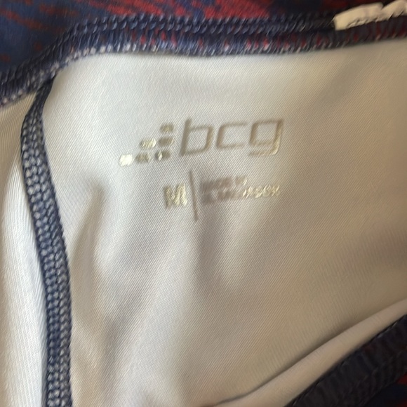 Athletic Bundle! 4 leggings and 1 Under Armour Dri-fit like shirt. Size small - Picture 8 of 12